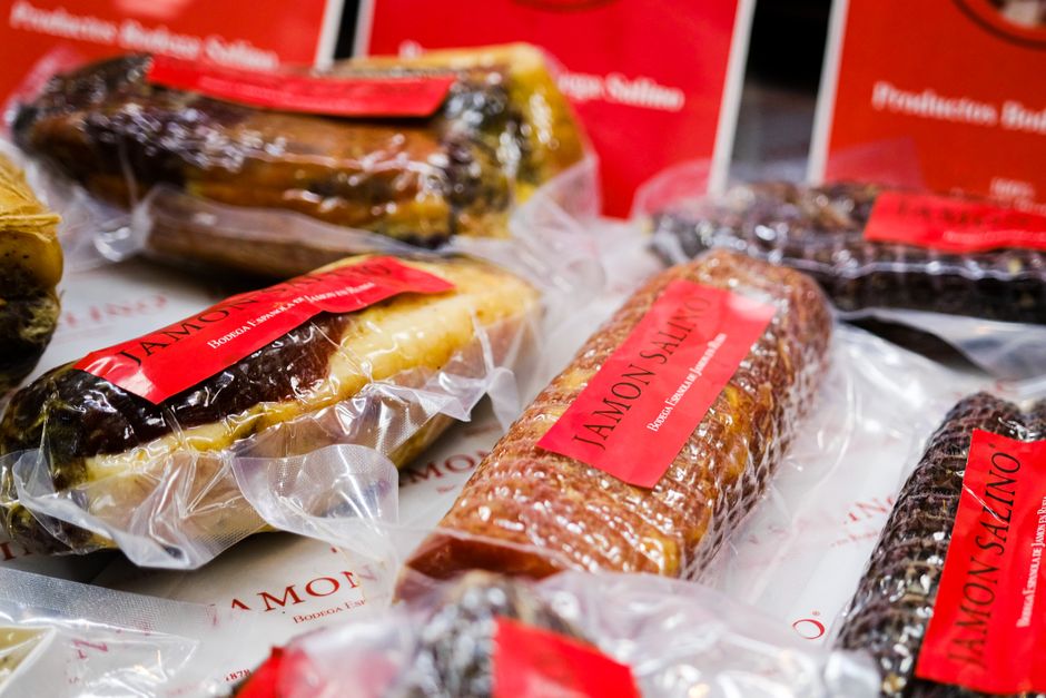 Tradicionalni suhomesnati paket